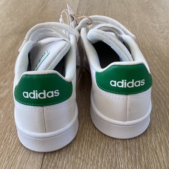 Adidas white 3 Velcro strap sneakers, NWT, size 1.5 - Picture 3 of 9